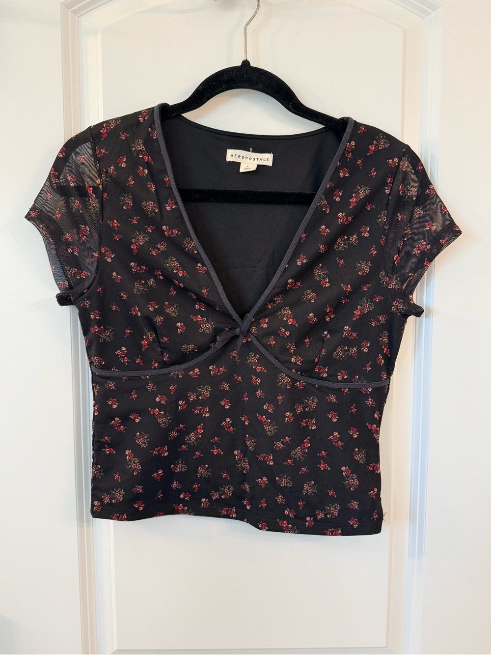 Aeropostale Black Mesh Y2K/Grunge Inspired Floral Print Crop Too (L)